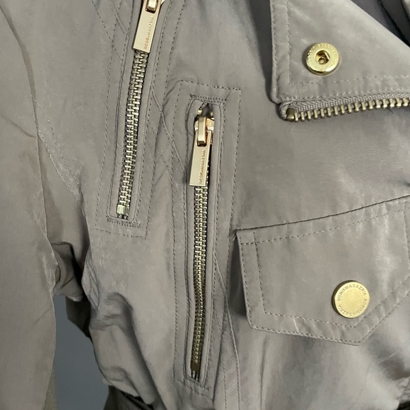 BCBG TRENCH COAT M - Picture 7 of 11